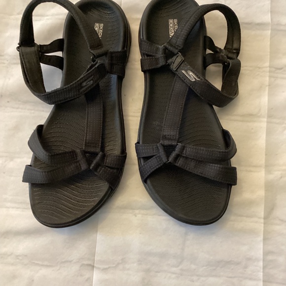 SKETCHERS GOGA MAX SANDALS ( Size: 10) PREOWNED - Picture 7 of 9
